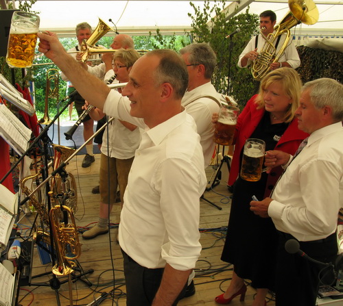 Die Altmannshuser Musikanten live mit Prominenz auf der Bhne